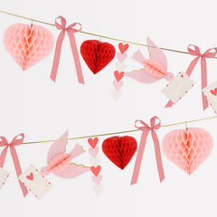 Lovebird Valentine's Garland - Pretty Day